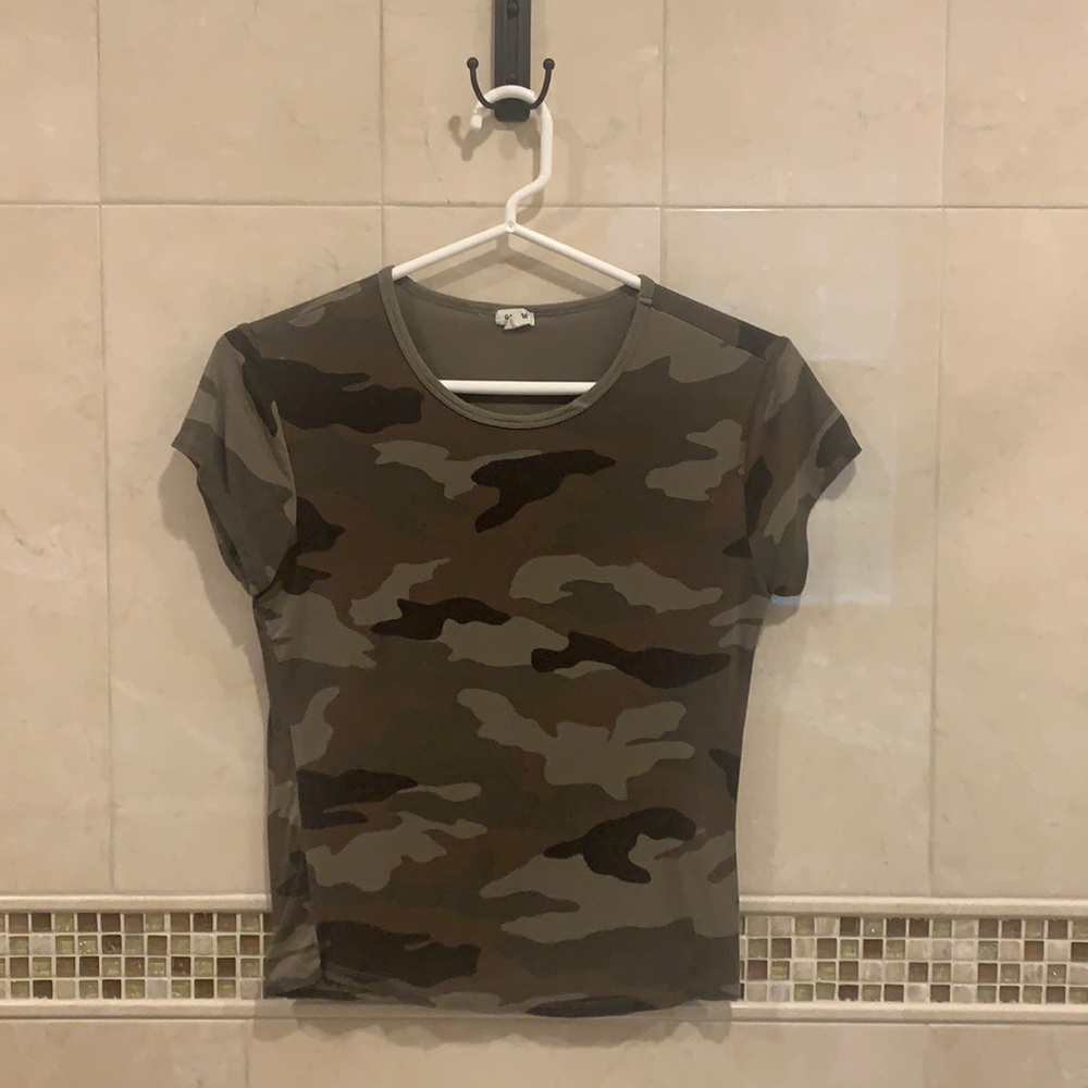 Camo cropped top